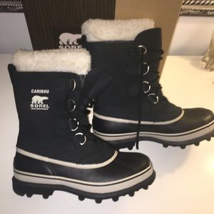 Sorel “Caribou” black winter boots. 7.5